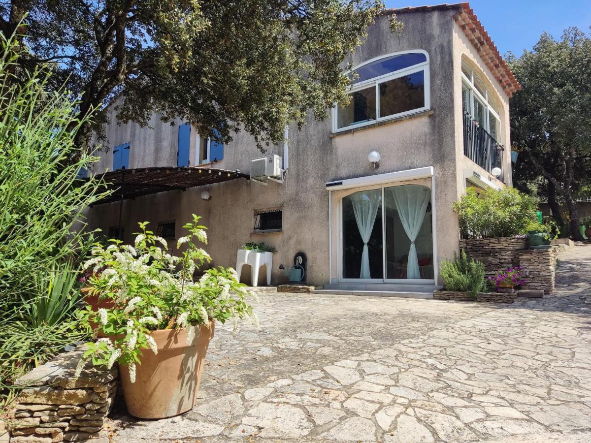 Charmant Studio A Castillon Du Gard, A Deux Pas Du Pont-Du-Gard מראה חיצוני תמונה